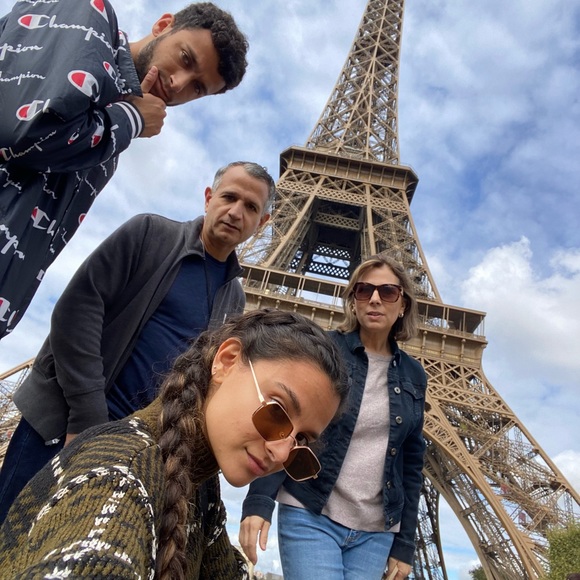 Meet your Posher, Stephanie - Picture 4 of 5